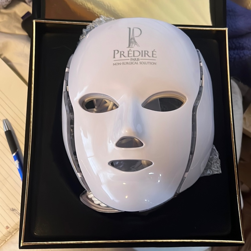 Predire Mask Skincare Predire Paris Non-Surgical Light Mask With Neck Ex…